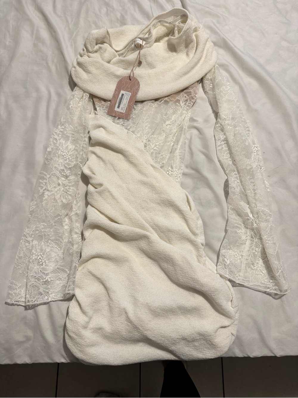Brand new. Meshki White Off-Shoulder Lace Long Sleeve Mini Dress - Picture 4 of 6